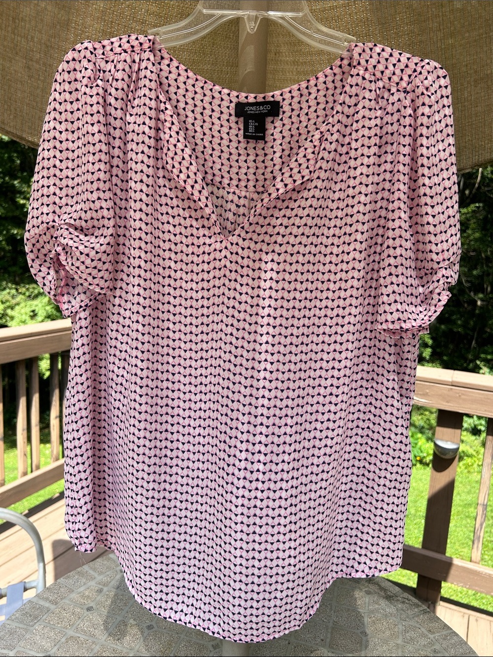 Jones New York Pink Geometric V-Notch Puff Sleeve Blouse
